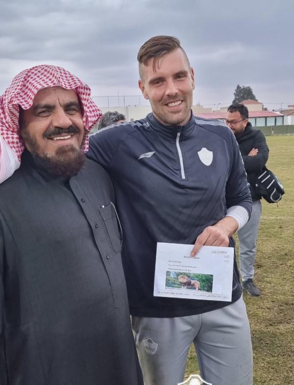 الطائي يكافئ مارتن لوكوف