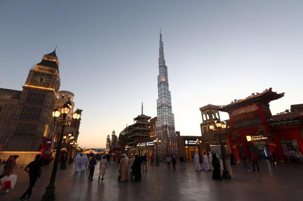 الإمارات تلغي احتكار العائلات الكبرى لاستيراد السلع.. ما الهدف؟ 