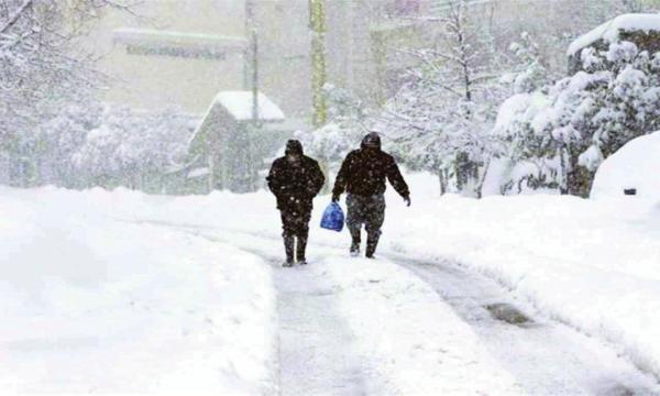 الثلوج الكثيفة تغطي «بحر اليابان»