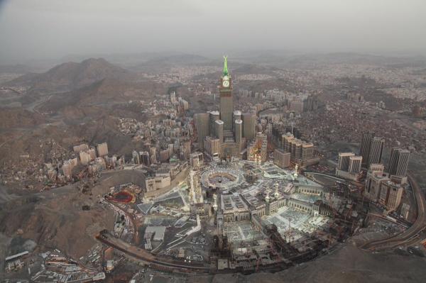 رياح وأتربة على مكة المكرمة حتى الـ5 مساء