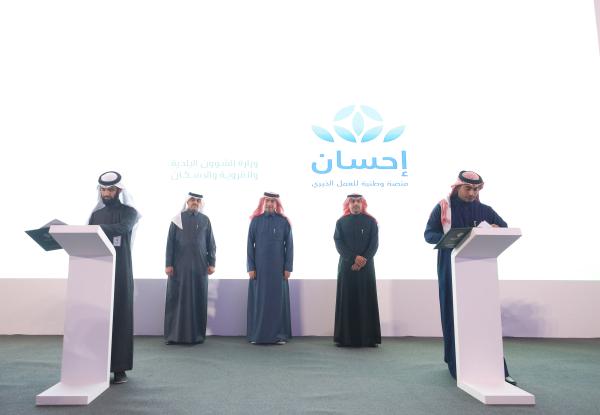 «الإسكان التنموي» يختتم فعالياته بحضور وزير «البلدية»