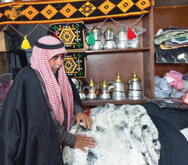 «الفروة»..رداء الشتاء في الحدود الشمالية