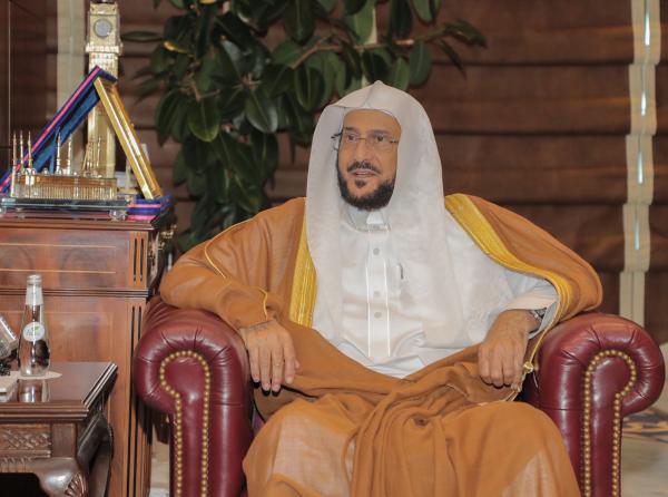 آل الشيخ: تطبيق التدابير الوقائية واجب شرعي
