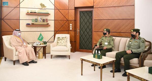 أمير الشرقية يستقبل مدير جوازات المنطقة