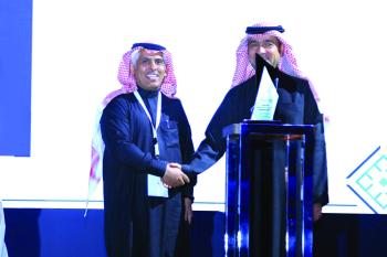 وزير الشؤون البلدية والقروية والإسكان يكرم البنك العربي الوطني لرعايته ودعمه مؤتمر ومعرض «آفاق ومستقبل القطاع العقاري»