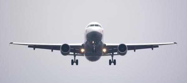 إلغاء 2400 رحلة جوية عالمياً بسبب الطقس و«أوميكرون»