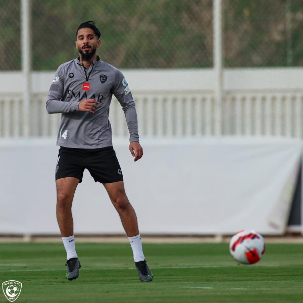 «كورونا» يهاجم الهلال والأهلي ويعصف بالفتح