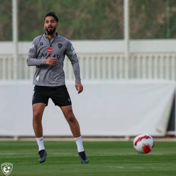 «كورونا» يهاجم الهلال والأهلي ويعصف بالفتح