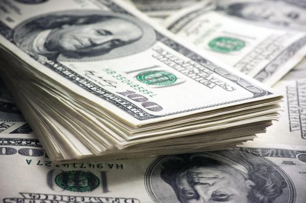 خطأ تقني.. بنك يوزع 170 مليون دولار