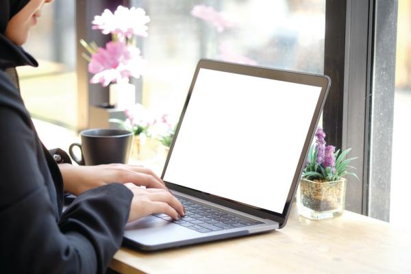 دراسة: النساء أكثر رغبة في تغيير جهة العمل
