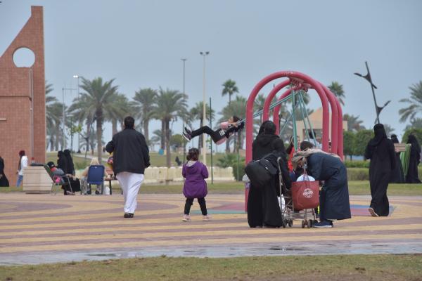 بعد أمطار الجمعة.. بهجة في واجهة الخبر البحرية