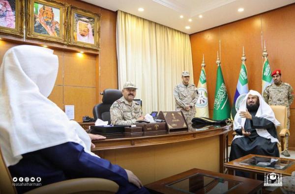 «السديس» : تضحيات جنودنا البواسل درس عظيم للدفاع عن الوطن