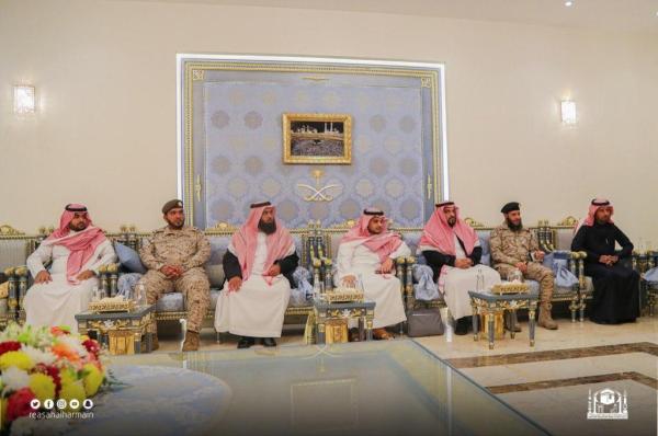 «السديس» : تضحيات جنودنا البواسل درس عظيم للدفاع عن الوطن