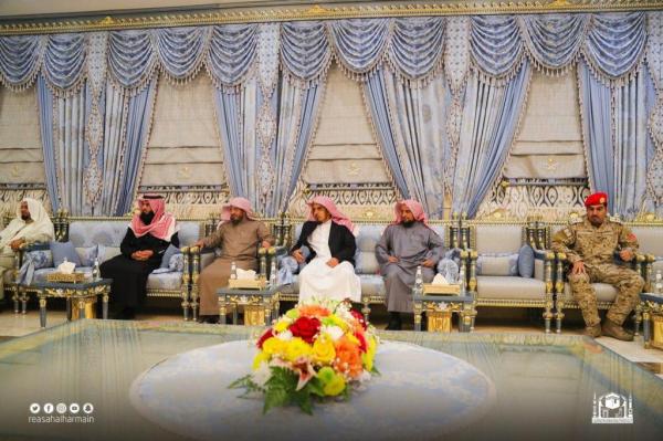 «السديس» : تضحيات جنودنا البواسل درس عظيم للدفاع عن الوطن
