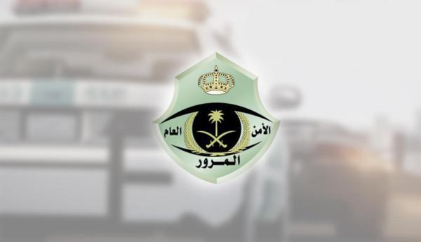 إصابة 3 أشخاص جراء اصطدام مركبة بمحل تجاري بجدة