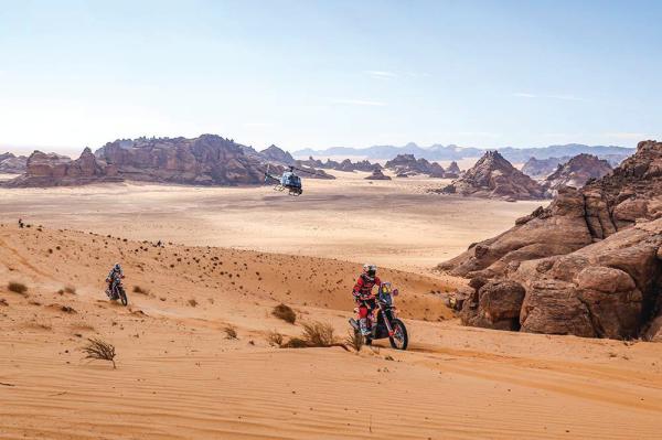 العطية.. يتصدر فئة السيارات