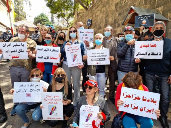 لبنانيون يعبرون عن غضبهم من الأداة الإيرانية التي تتحكم ببلدهم (اليوم)