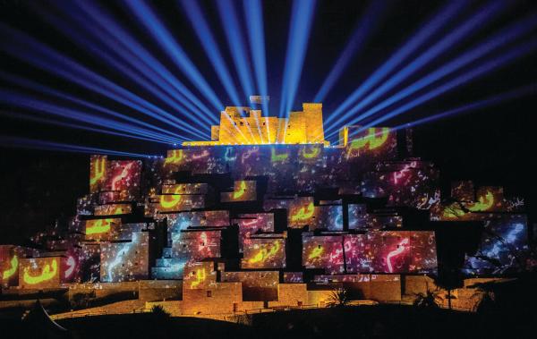 «ذي عين الأثرية» تتوهج نورا احتفالا بتسجيل الخط العربي في «اليونسكو»