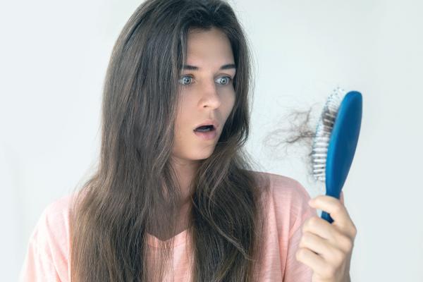 «التغذية السليمة» ضرورية للحفاظ على صحة الشعر