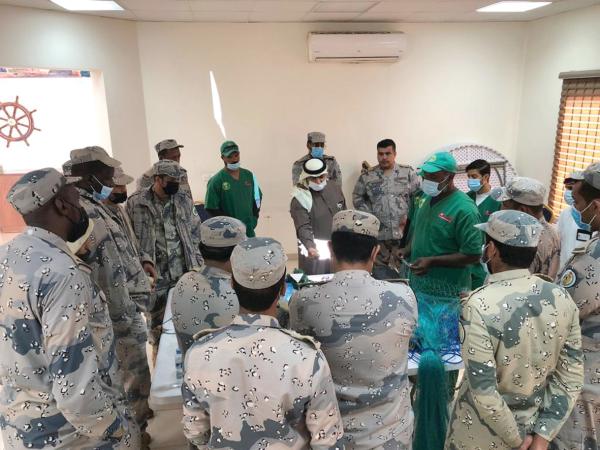 تعريف منسوبي «حرس الحدود» بأدوات الصيد