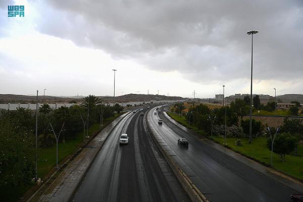 أمطار رعدية على محافظات الطائف