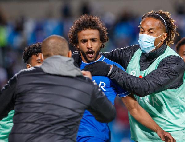 ركلات الحظ تنصب الهلال بطلا للسوبر