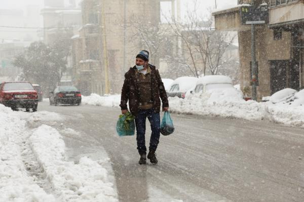 عاصفة ثلجية تضرب شرق أمريكا وتتسبب في إغلاقات