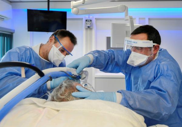 35 ألف حالة.. هولندا تسجل رقماً قياسياً بإصابات كورونا 