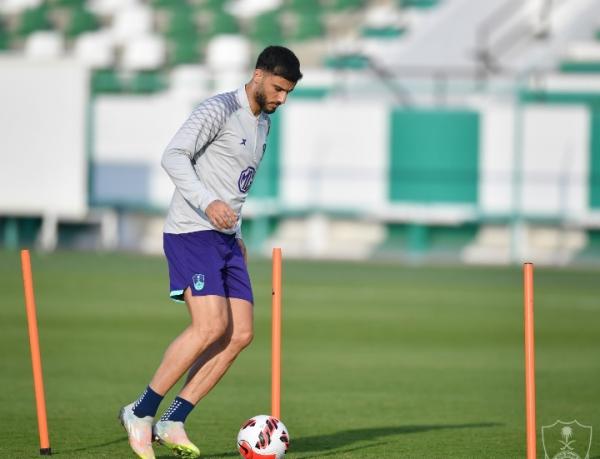 الأهلي يستعيد نجميه أمام الفيصلي
