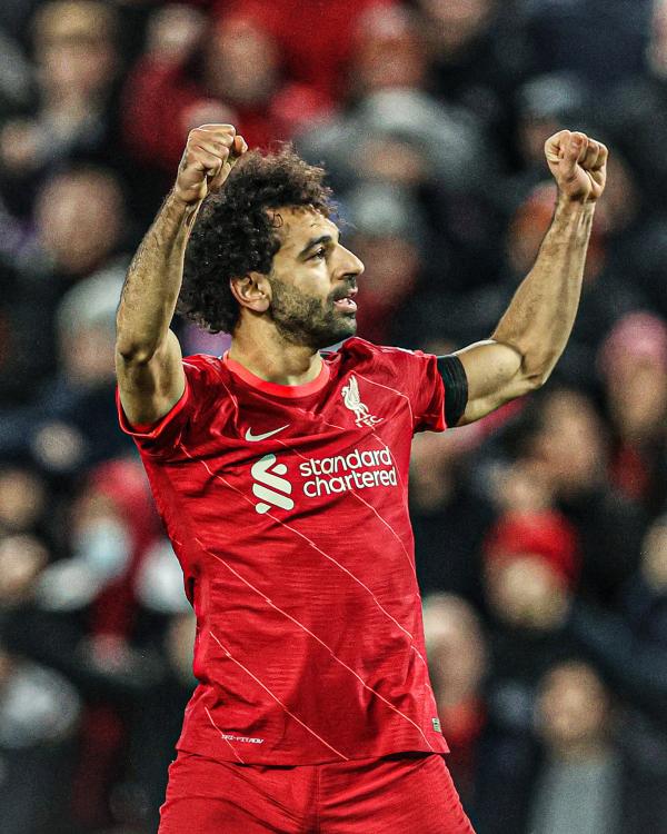 صلاح ينافس ليفاندوفسكي وميسي على «الأفضل»