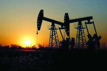 النفط يقفز بفعل مخاوف حيال الإمدادات
