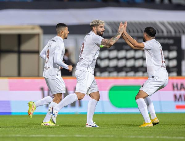 أبها السحاب..فرضها على الشباب