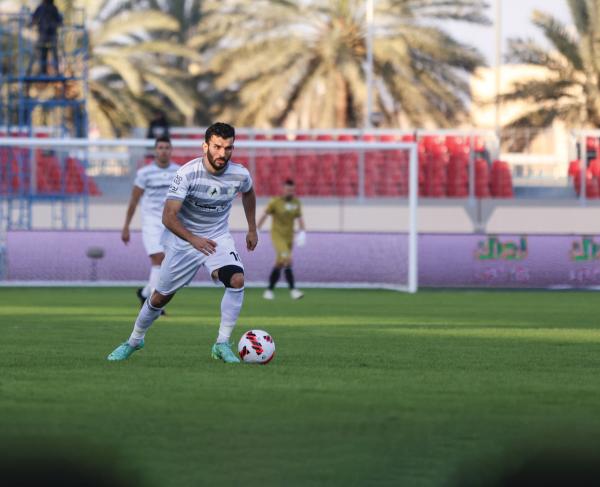 الطائي المنتشي يتربص بالهلال السوبر