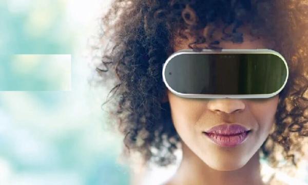 سماعة «VR» بـ3 شاشات
