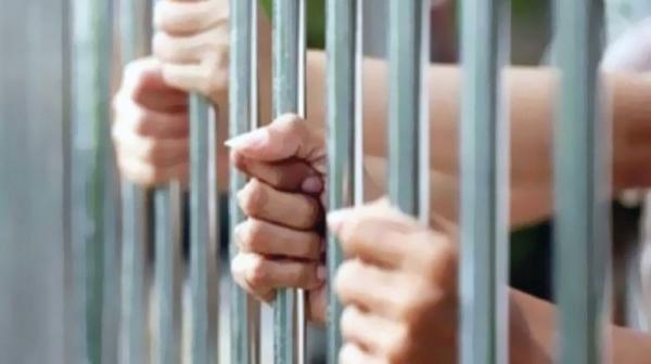 حائزو المخدرات «الأربعة» في قبضة الشرطة