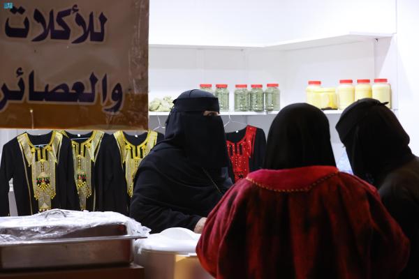 «نزهة العوائل»..
15 ألف زائر لـ «شتاء درب زبيدة»