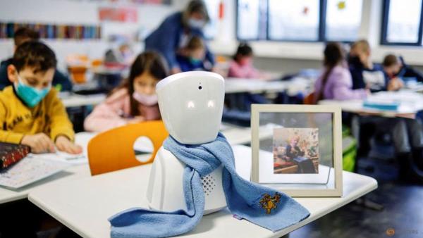 روبوت يذهب إلى المدرسة بدلا من طفل ألماني مريض