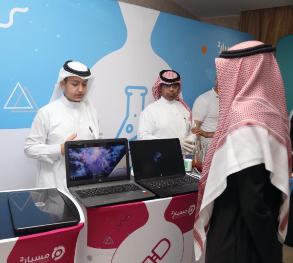 120 طالبا يتيما يستفيدون من برامج «مسبار 5»