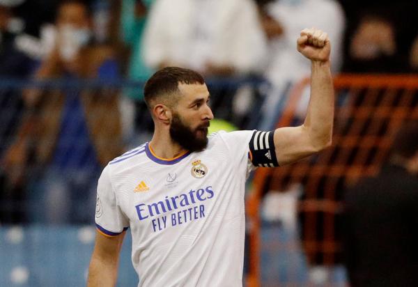 بالصور .. ريال مدريد يتوج بالسوبر