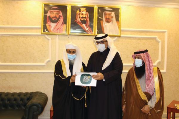 محافظ النعيرية يطلق حملة
«إن الله لا يصلح عمل المفسدين»
