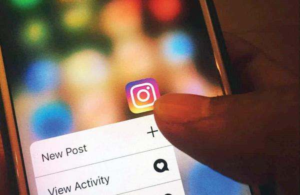 «إنستجرام» تختبر إعادة ترتيب المنشورات