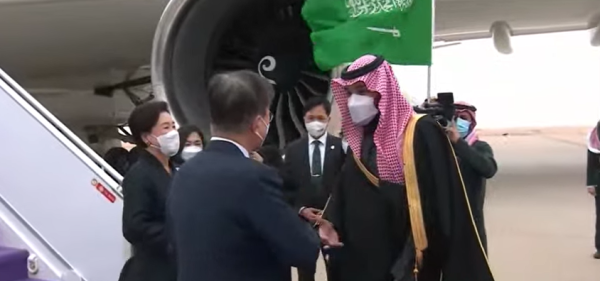 عاجل / ولي العهد يستقبل رئيس كوريا الجنوبية