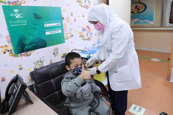 2000 مستفيد يوميا.. مركز لتطعيم الأطفال بـ«ولادة الدمام»
