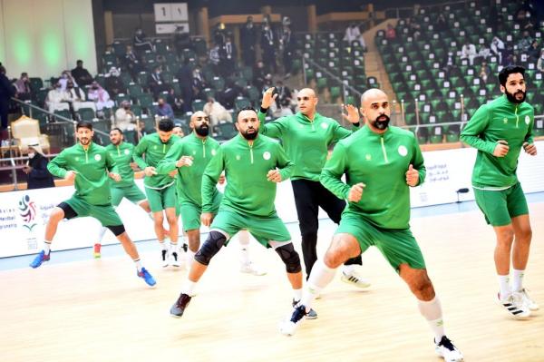 الأخضر.. يترقب وقفة جماهيره