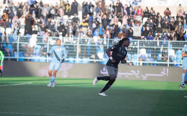 الباطن يعطل الهلال بالتعادل
