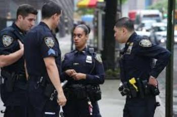 إصابة شرطيين بجروح خطيرة بعد إطلاق النار عليهما بـ «نيويورك»