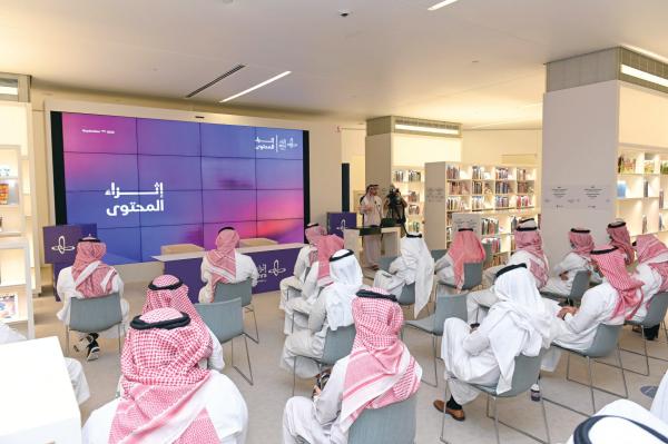 «بودكاست السارد» يربط الروائيين العرب والعالميين بجمهورهم
