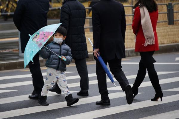 كوريا الجنوبية... زيادة قياسية للإصابات اليومية بكورونا تتخطى 13 ألف حالة