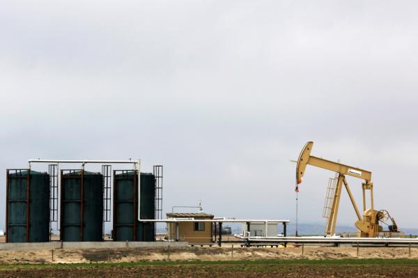 أسعار النفط الأمريكي تستقر فوق 85 دولار للبرميل