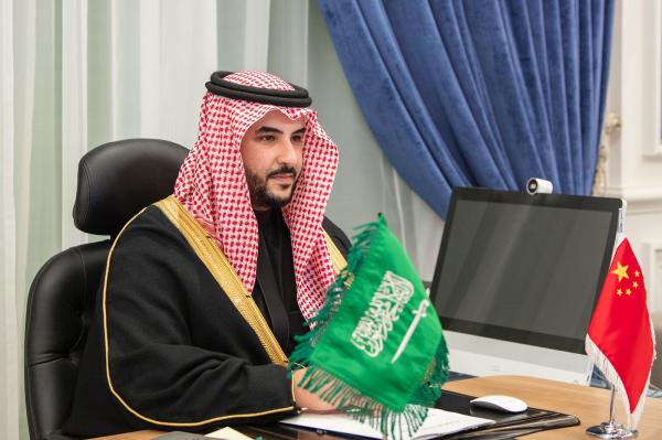 نائب وزير الدفاع يستعرض العلاقات الثنائية مع الصين